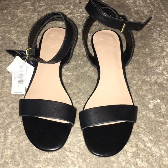 Gap Leather Sandals - Picture 2 of 6